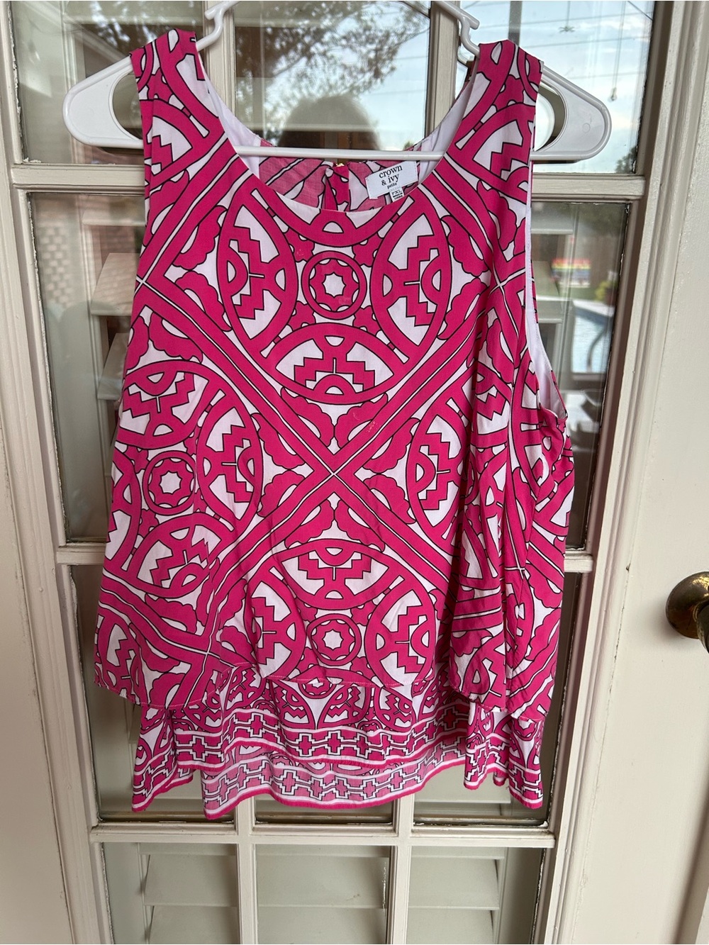 crown & ivy Hot Pink Geometric Sleeveless Tank